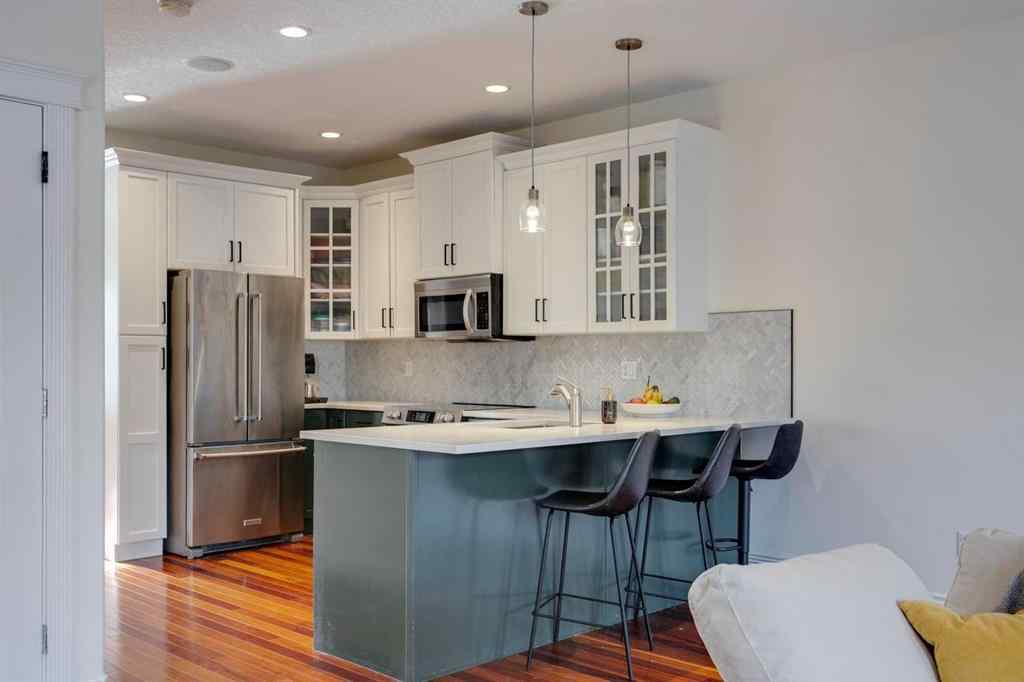 MLS® A2270831 - 722 53 Avenue SW in Windsor Park Calgary, Residential