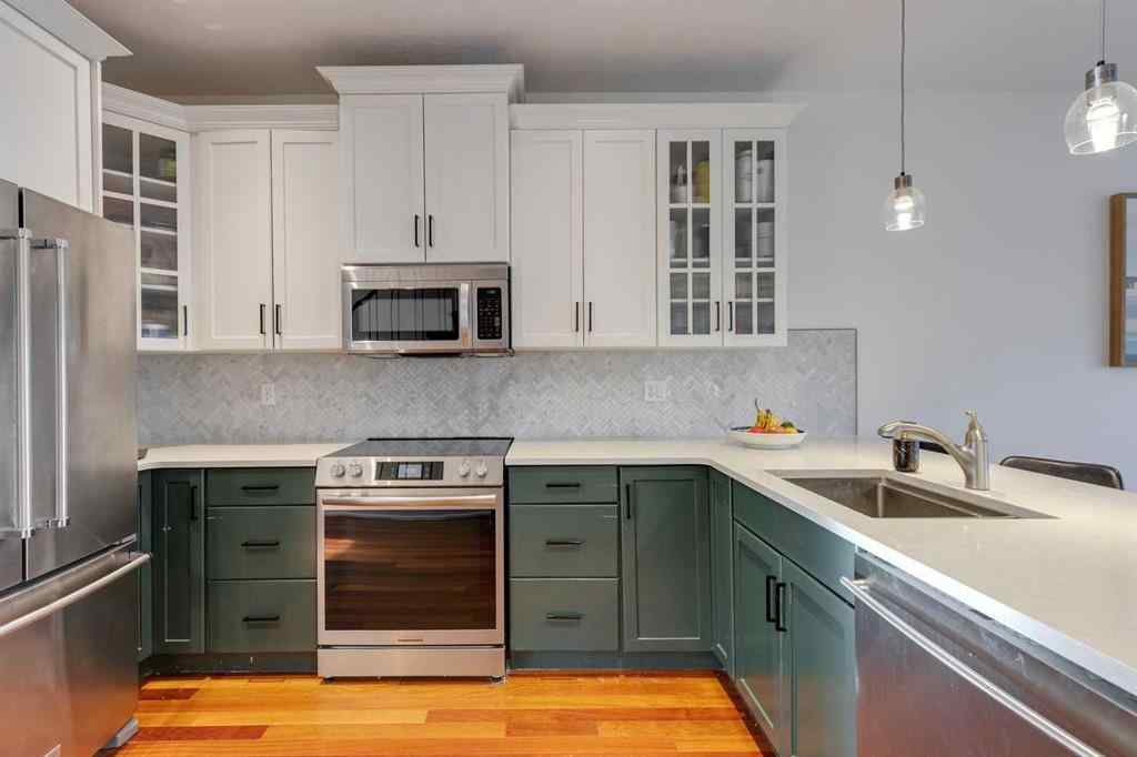 MLS® A2270831 - 722 53 Avenue SW in Windsor Park Calgary, Residential