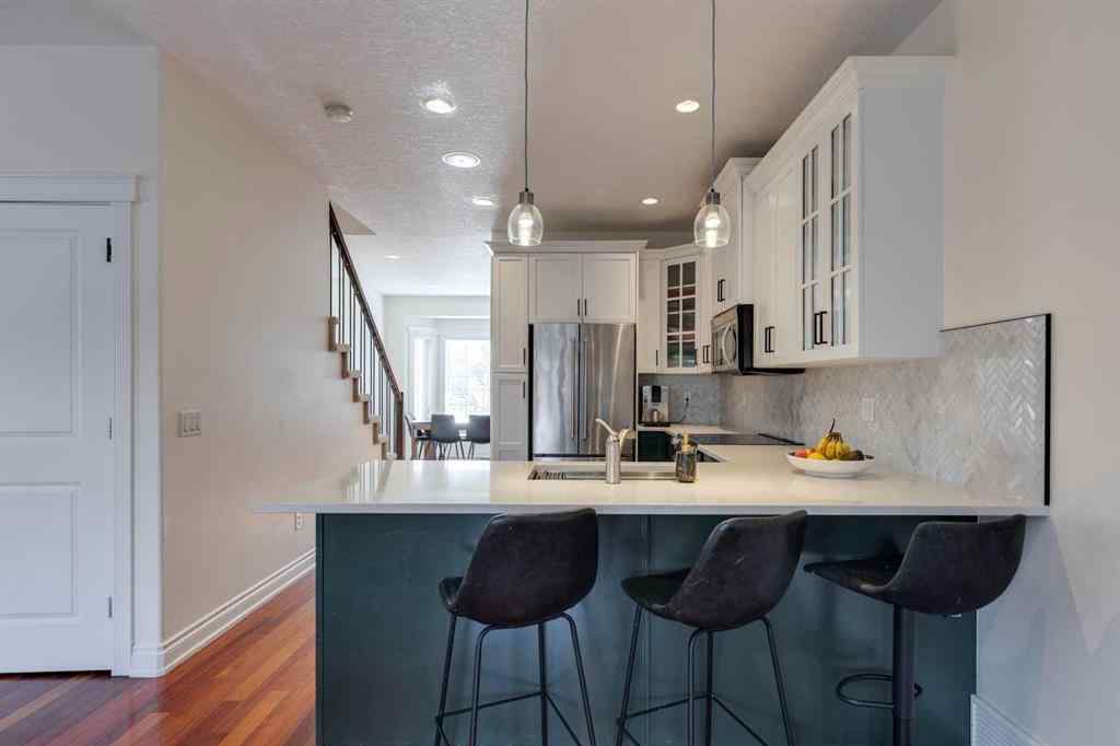 MLS® A2270831 - 722 53 Avenue SW in Windsor Park Calgary, Residential