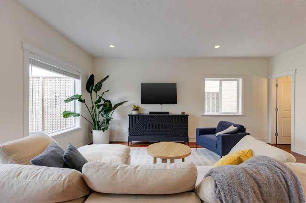 MLS® A2270831 - 722 53 Avenue SW in Windsor Park Calgary, Residential