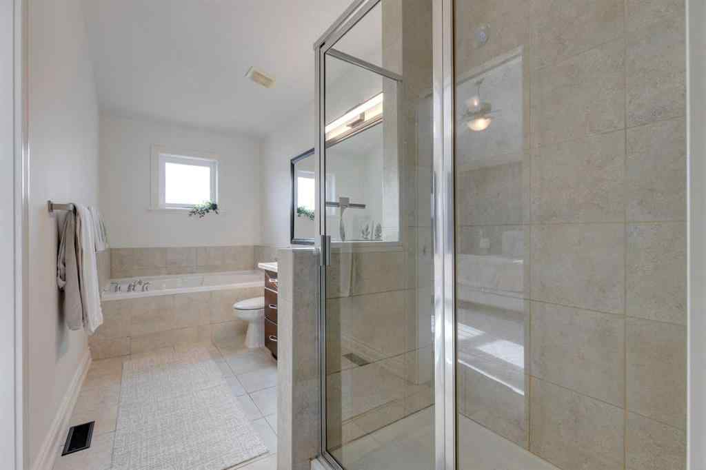 MLS® A2270831 - 722 53 Avenue SW in Windsor Park Calgary, Residential