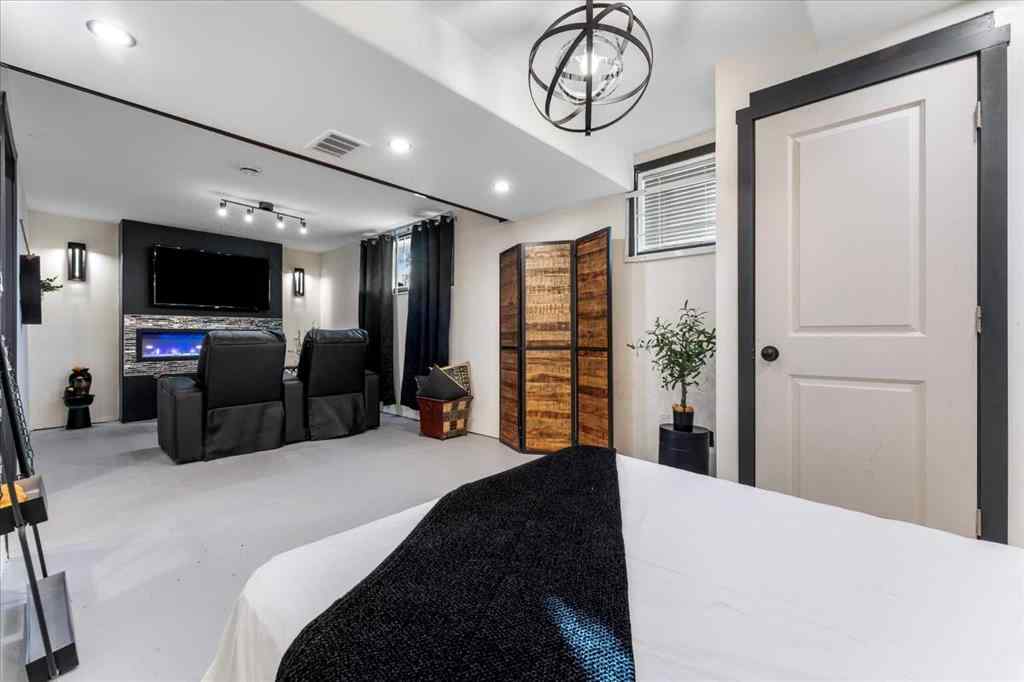 MLS&reg; # A2270853 - 11124 110a Avenue  in Queen Mary Park Edmonton, Residential Open Houses