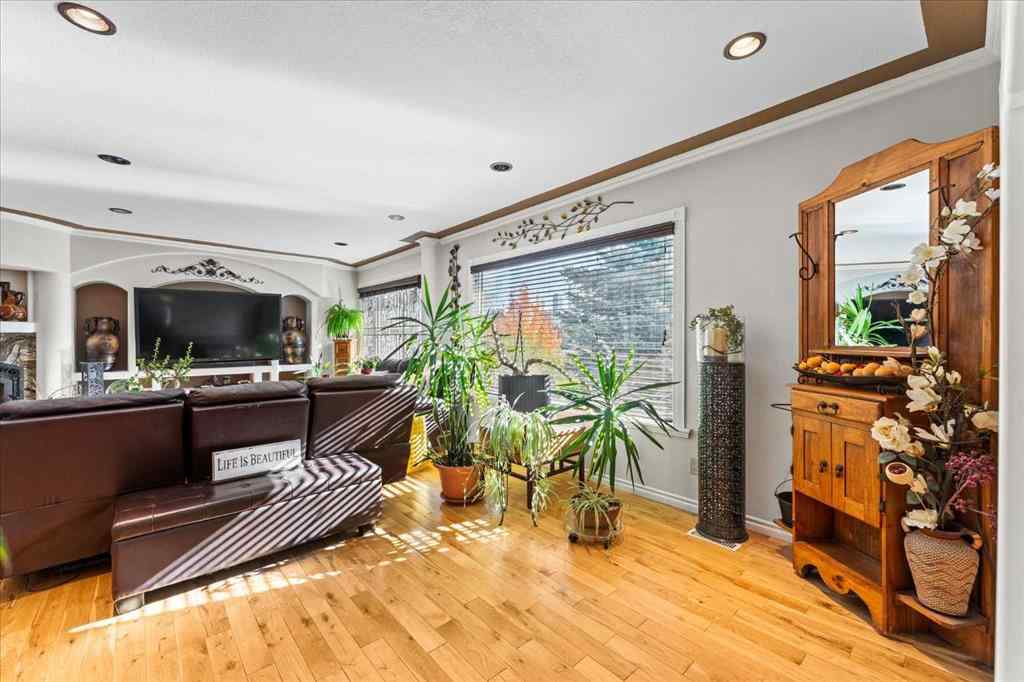 MLS&reg; # A2270853 - 11124 110a Avenue  in Queen Mary Park Edmonton, Residential Open Houses