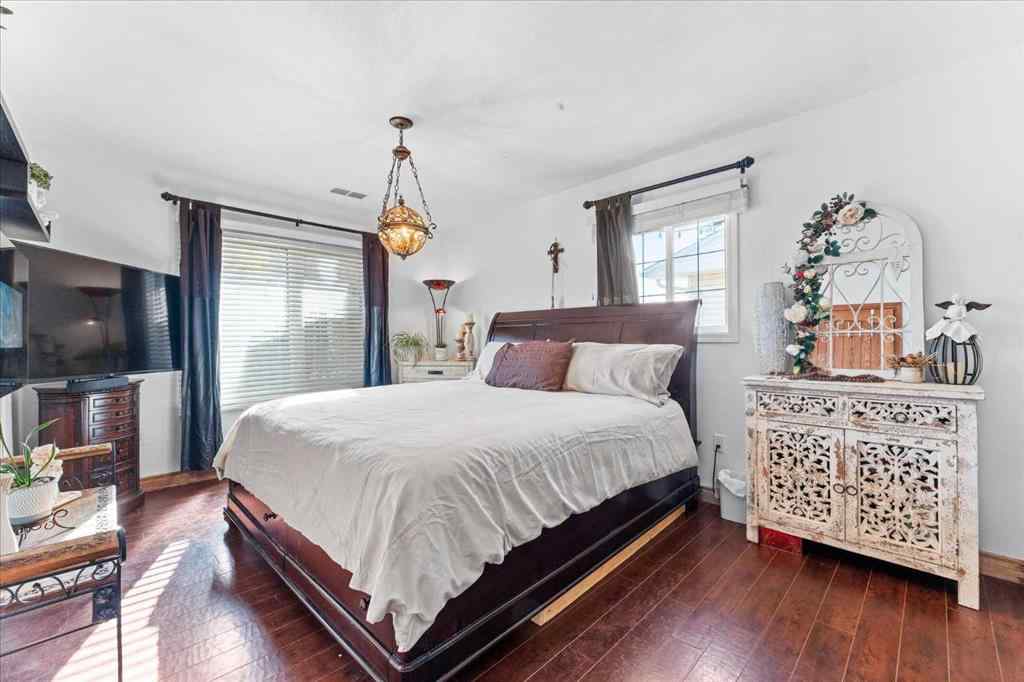 MLS&reg; # A2270853 - 11124 110a Avenue  in Queen Mary Park Edmonton, Residential Open Houses