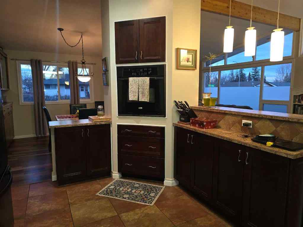 MLS&reg; # A2270874 - 10916 102 Street  in Avondale Grande Prairie, Residential Open Houses