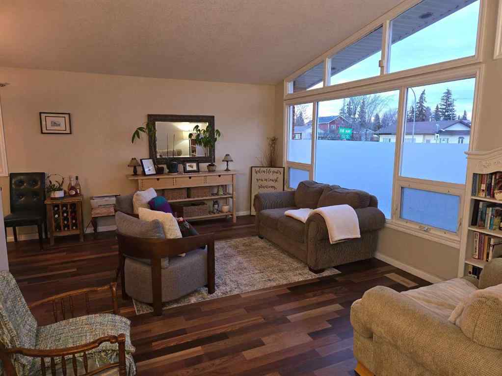 MLS&reg; # A2270874 - 10916 102 Street  in Avondale Grande Prairie, Residential Open Houses