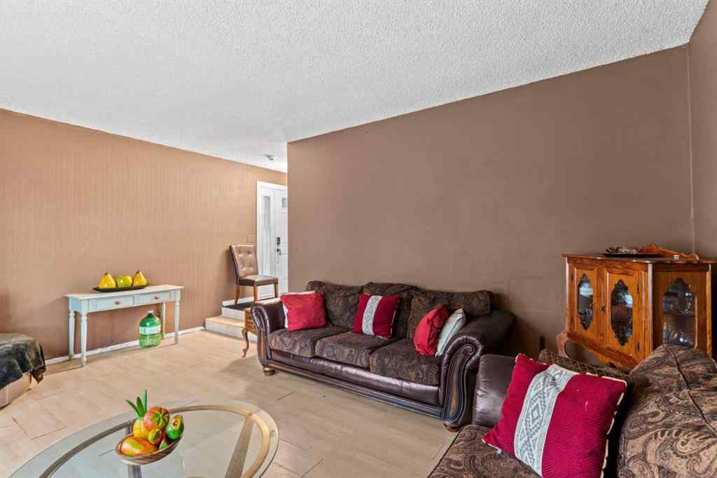 MLS&reg; # A2270876 - 428 Templeton Road NE in Temple Calgary, Residential Open Houses