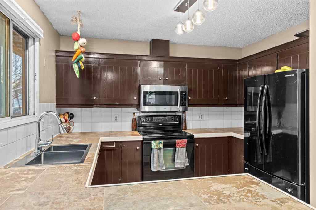 MLS&reg; # A2270876 - 428 Templeton Road NE in Temple Calgary, Residential Open Houses