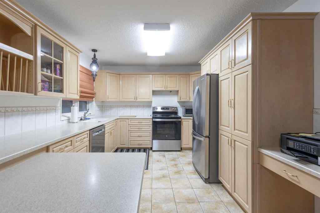 MLS&reg; # A2270883 - 5116 30 Street  in Steele Heights Lloydminster, Residential Open Houses