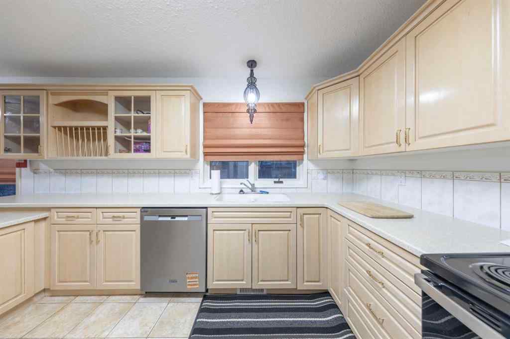 MLS&reg; # A2270883 - 5116 30 Street  in Steele Heights Lloydminster, Residential Open Houses