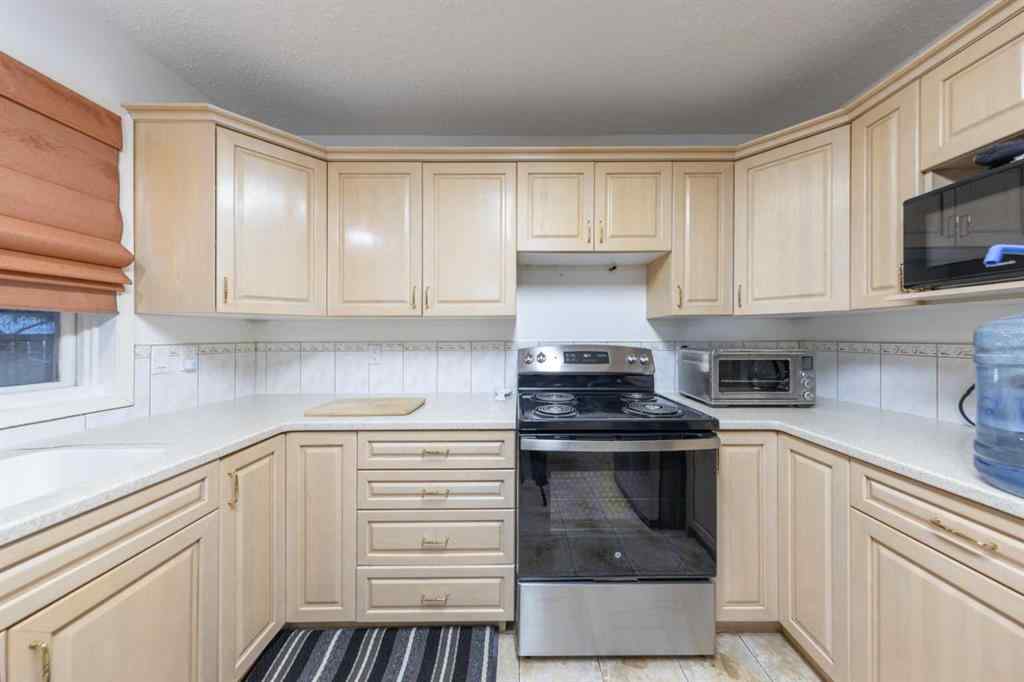 MLS&reg; # A2270883 - 5116 30 Street  in Steele Heights Lloydminster, Residential Open Houses