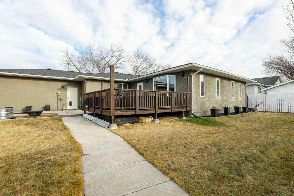MLS&reg; # A2270888 - 562 27 Street   in NONE Fort Macleod, Residential Open Houses