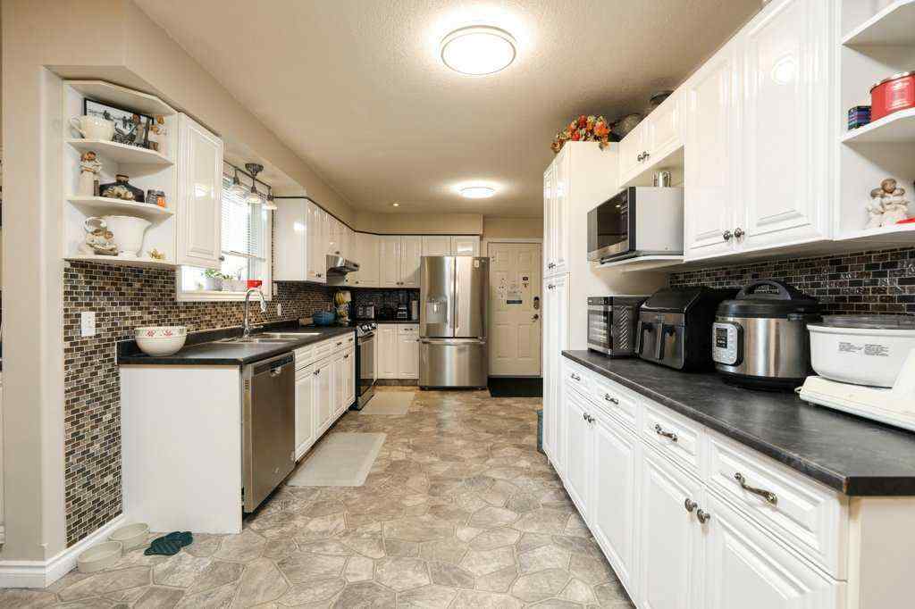 MLS&reg; # A2270888 - 562 27 Street   in NONE Fort Macleod, Residential Open Houses