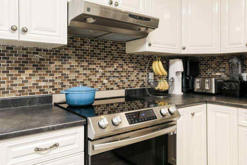 MLS&reg; # A2270888 - 562 27 Street   in NONE Fort Macleod, Residential Open Houses