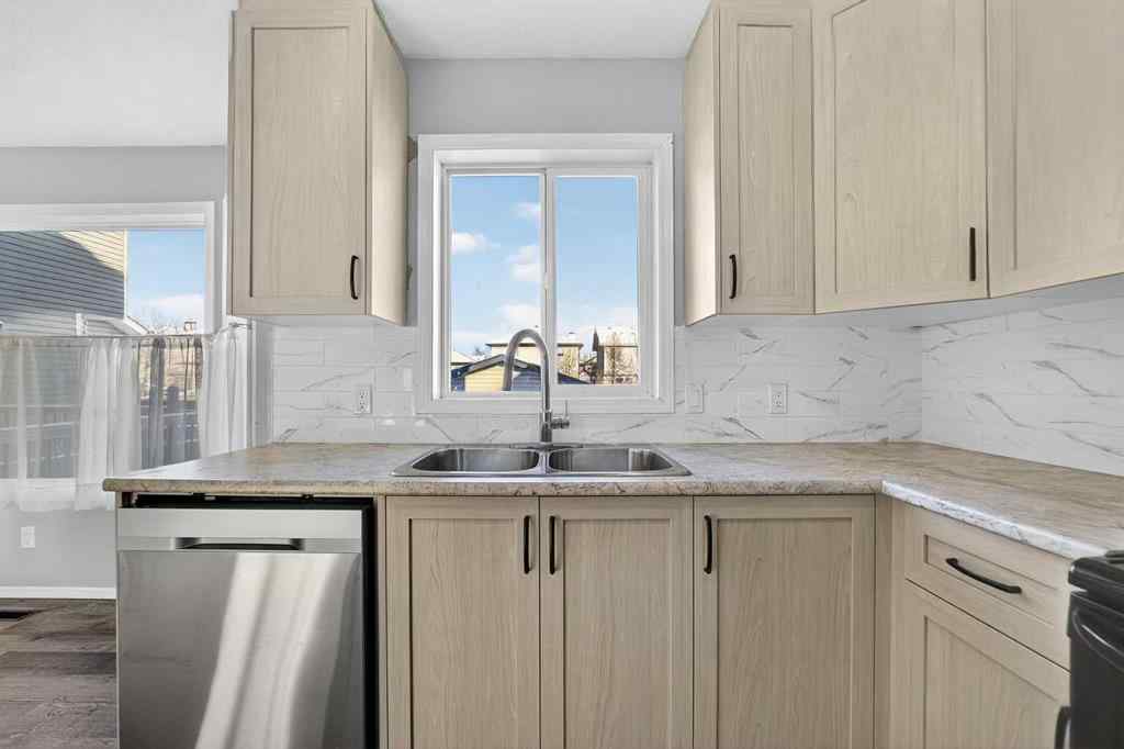 MLS&reg; # A2270897 - 42 Creek Springs Road NW in Silver Creek Airdrie, Residential Open Houses