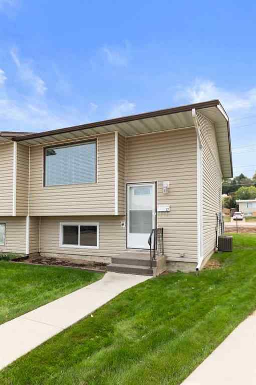 MLS&reg; # A2270898 - 37 Link Court SW in SW Hill Medicine Hat, Residential Open Houses