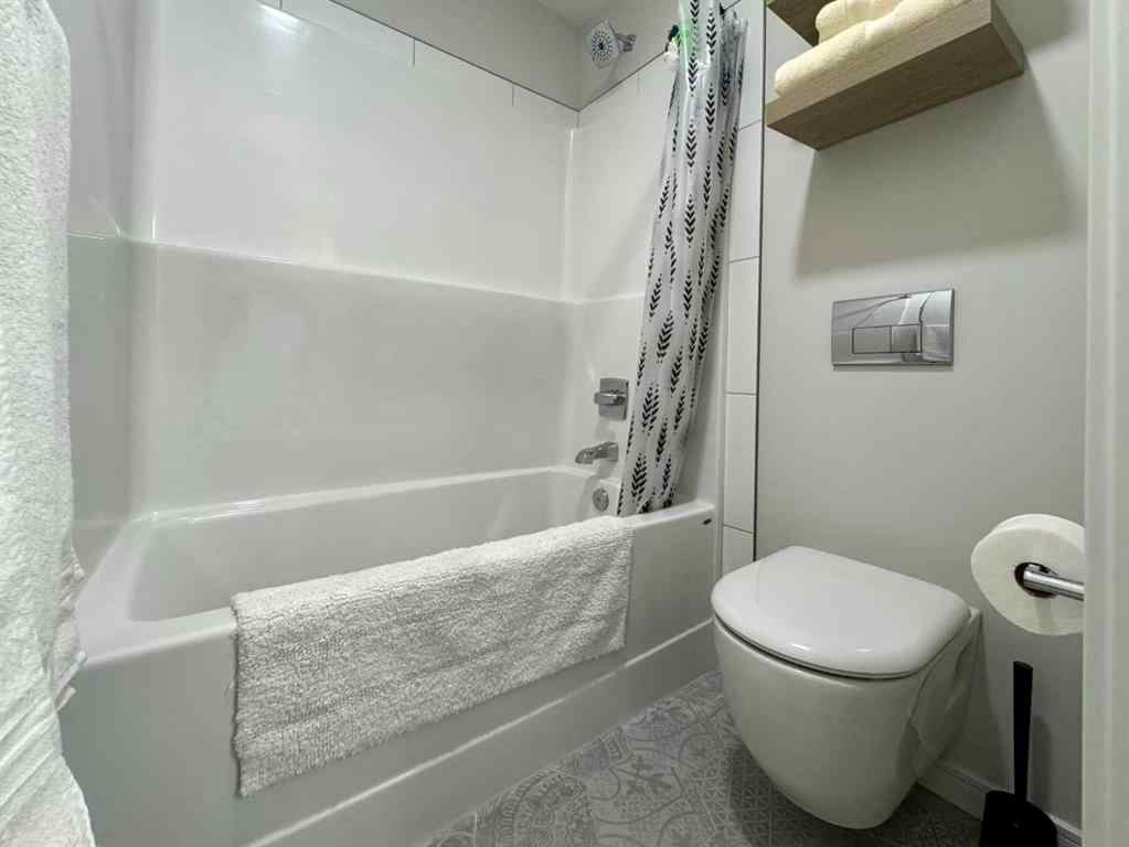 MLS&reg; # A2270902 - 127 Goldenrod Road W in Country Meadows Estates Lethbridge, Residential Open Houses