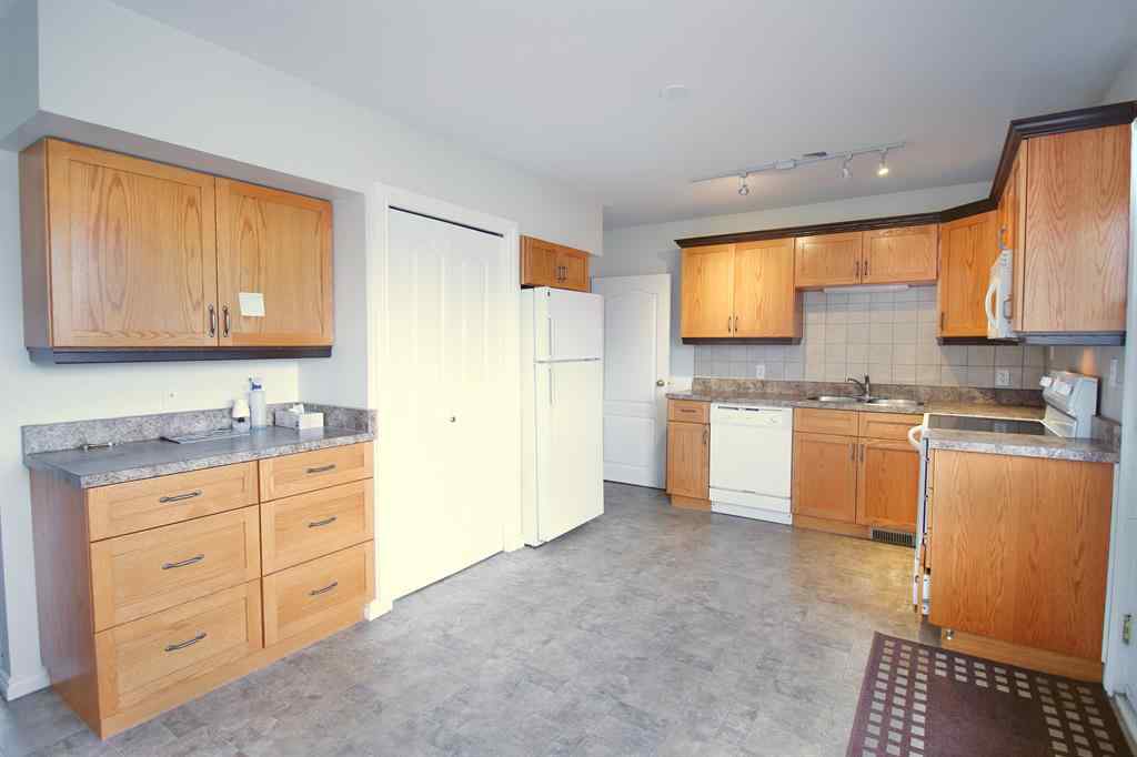 MLS&reg; # A2270905 - Unit #13 126 Hardisty Avenue  in Hardisty Hinton, Residential Open Houses