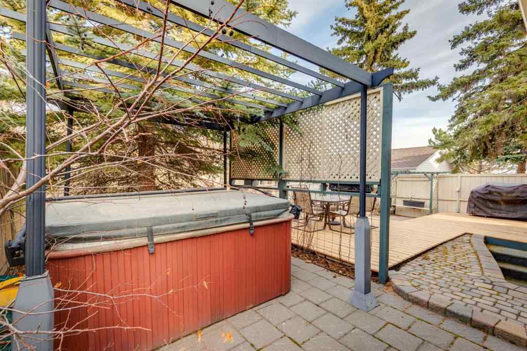 MLS® # A2270924 - 203 Edgeland Road NW in Edgemont Calgary, Residential Open Houses