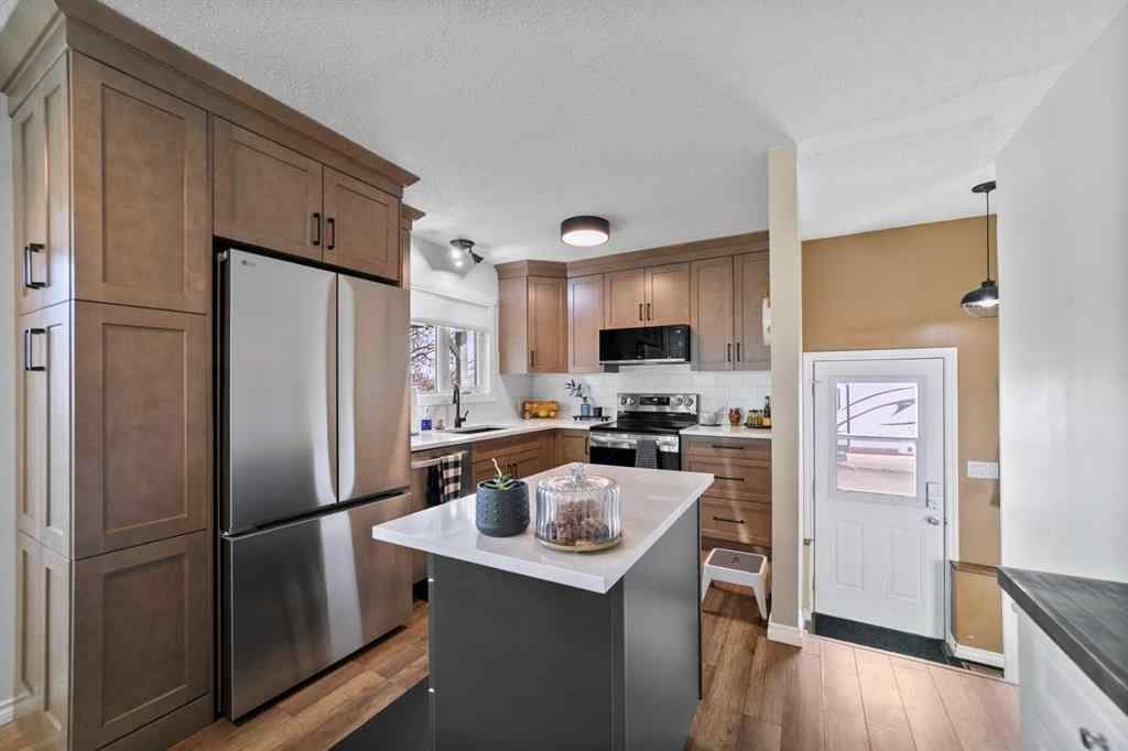 MLS&reg; # A2270925 - 5002 46 Street  in Daysland Daysland, Residential Open Houses