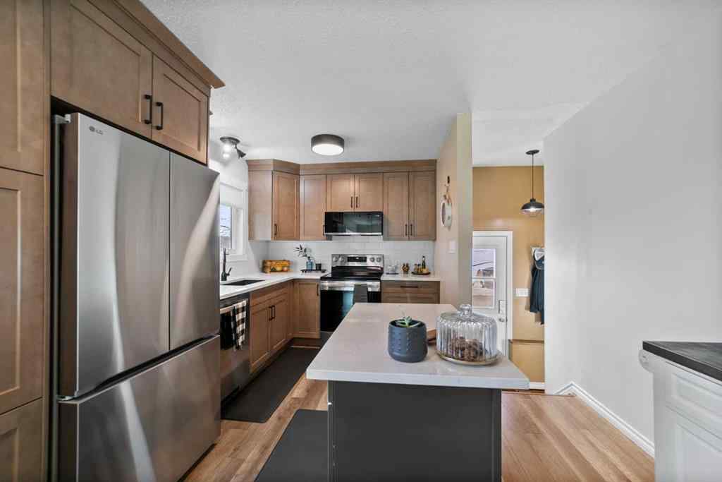 MLS&reg; # A2270925 - 5002 46 Street  in Daysland Daysland, Residential Open Houses