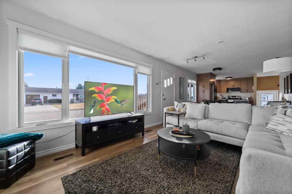 MLS&reg; # A2270925 - 5002 46 Street  in Daysland Daysland, Residential Open Houses