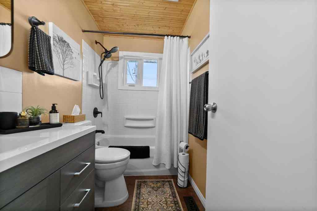 MLS&reg; # A2270925 - 5002 46 Street  in Daysland Daysland, Residential Open Houses