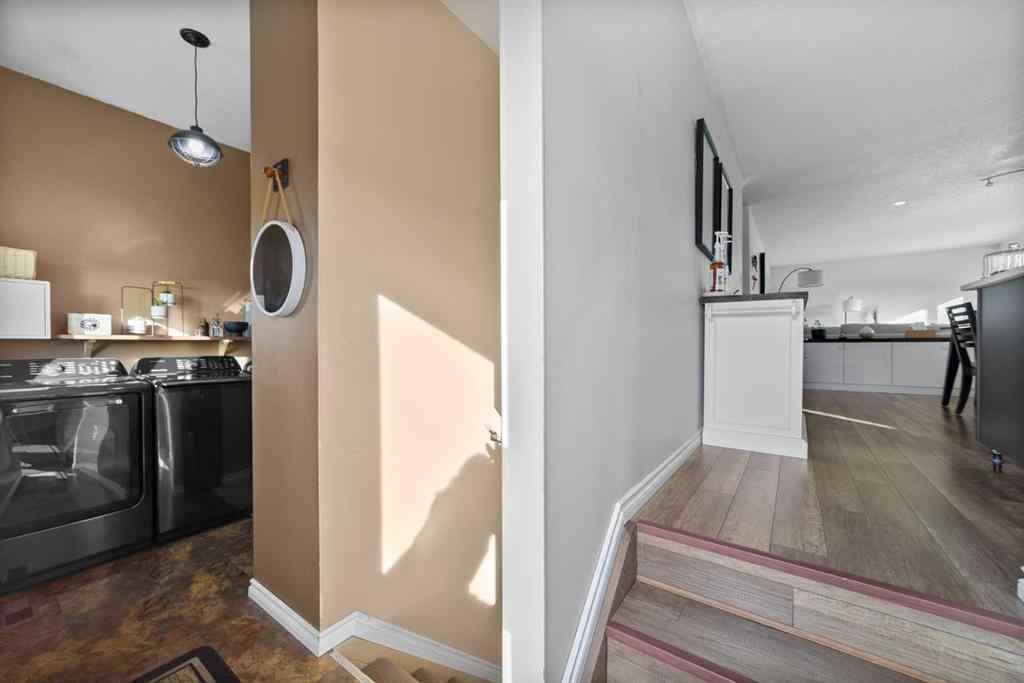 MLS&reg; # A2270925 - 5002 46 Street  in Daysland Daysland, Residential Open Houses