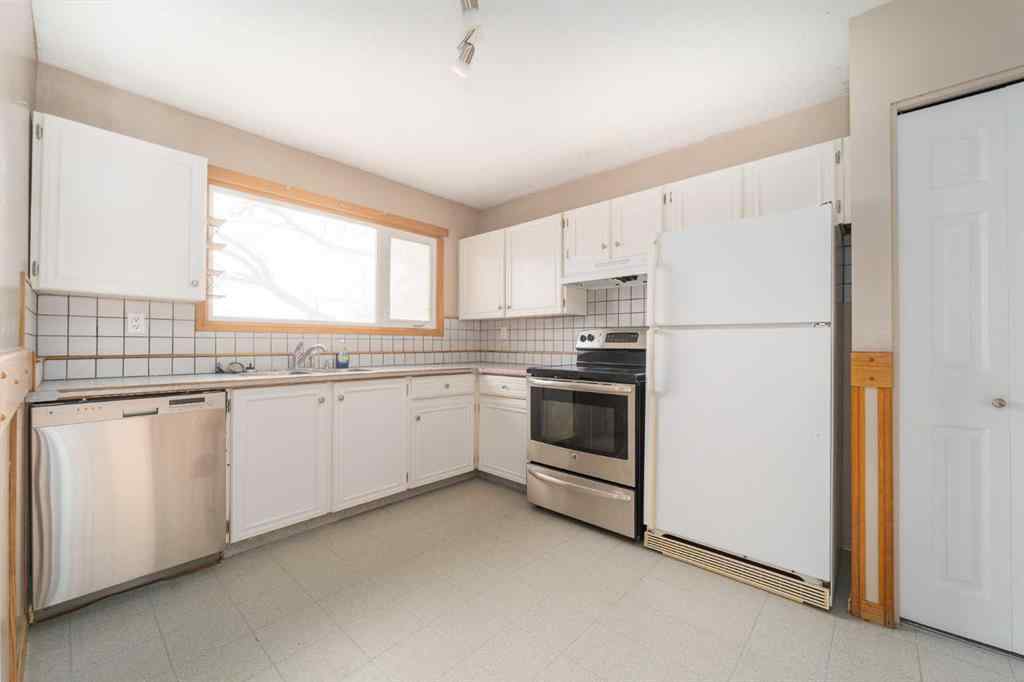 MLS&reg; # A2270947 - 406 12 Avenue N in Staffordville Lethbridge, Residential Open Houses