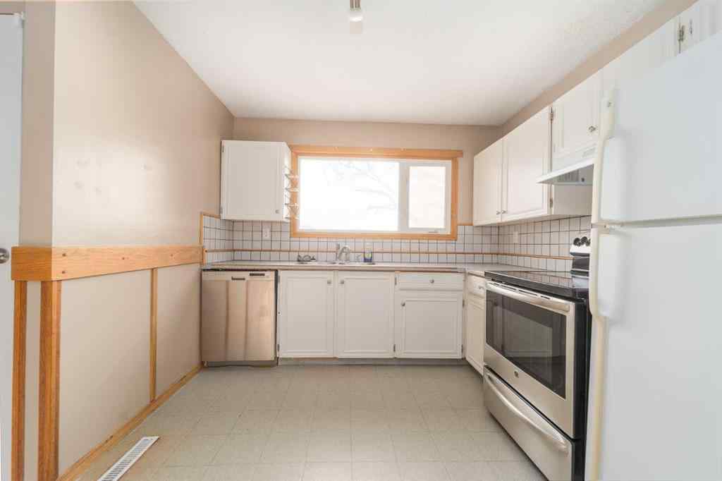 MLS&reg; # A2270947 - 406 12 Avenue N in Staffordville Lethbridge, Residential Open Houses