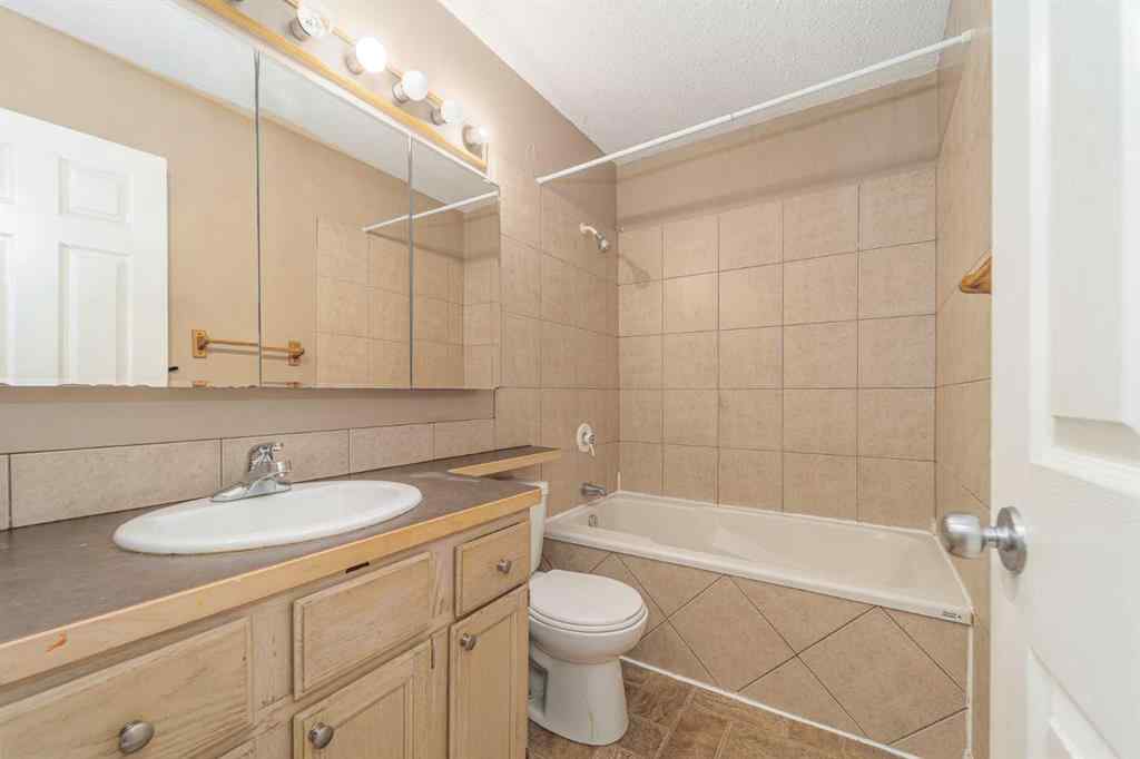 MLS&reg; # A2270947 - 406 12 Avenue N in Staffordville Lethbridge, Residential Open Houses