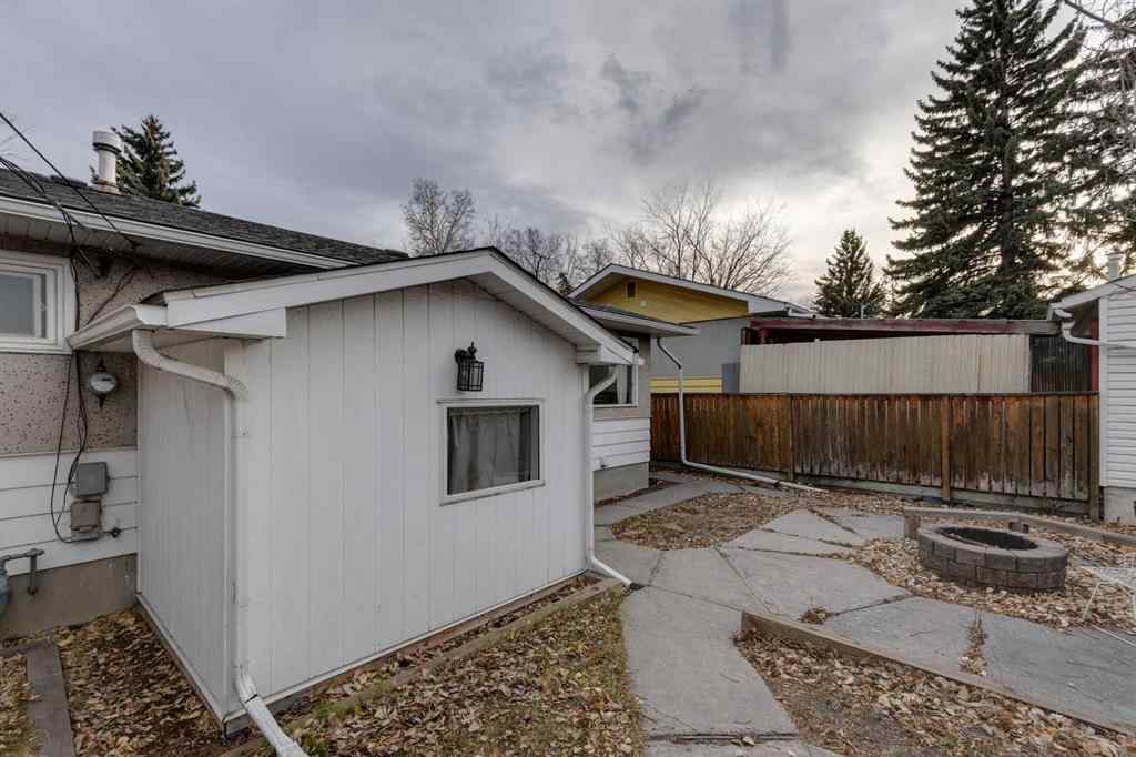 MLS&reg; # A2270960 - 2647 Charlebois Drive NW in Charleswood Calgary, Residential Open Houses