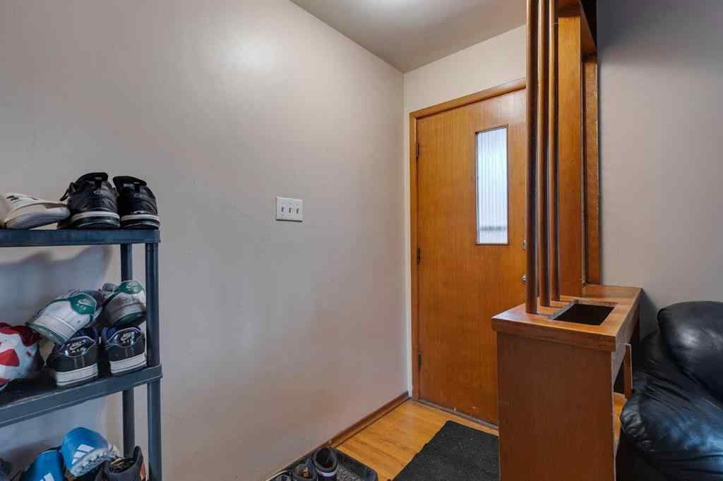 MLS&reg; # A2270960 - 2647 Charlebois Drive NW in Charleswood Calgary, Residential Open Houses