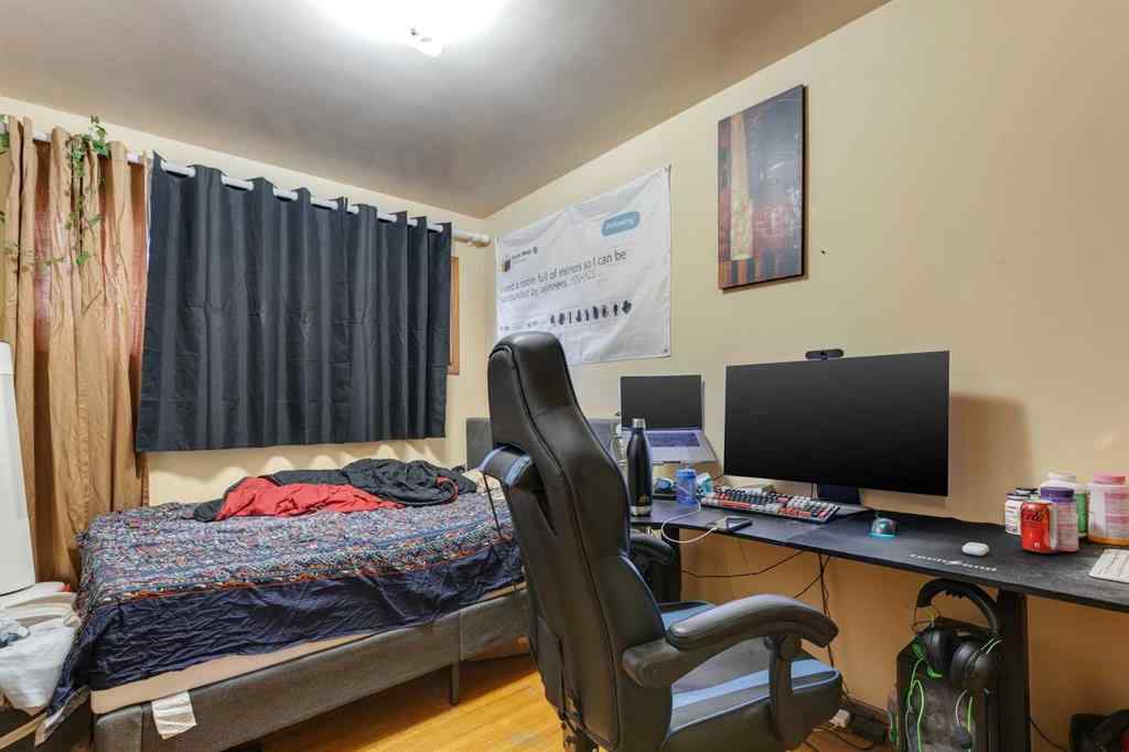 MLS&reg; # A2270960 - 2647 Charlebois Drive NW in Charleswood Calgary, Residential Open Houses