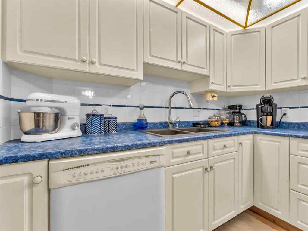 MLS&reg; # A2270965 - Unit #429 1535 Southview Drive SE in Southview-Park Meadows Medicine Hat, Residential Open Houses