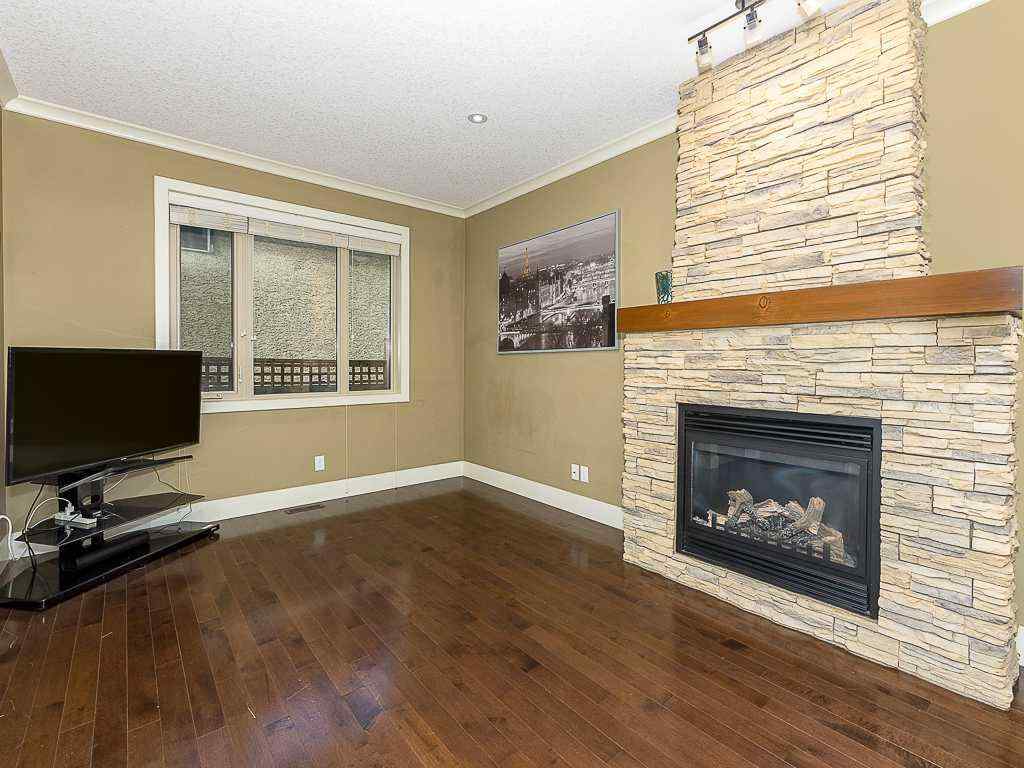 MLS® # A2270967 - Unit #2 126 27 Avenue NW in Tuxedo Park Calgary, Residential Open Houses