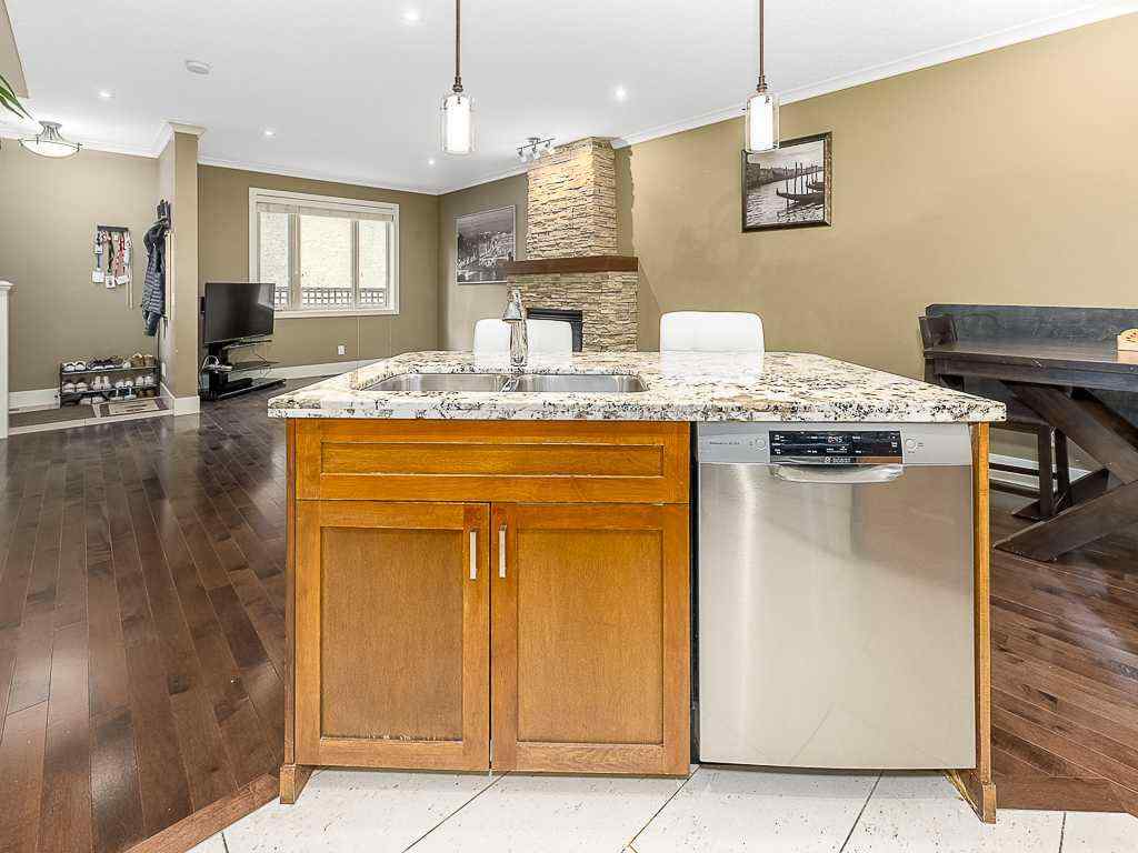 MLS® # A2270967 - Unit #2 126 27 Avenue NW in Tuxedo Park Calgary, Residential Open Houses