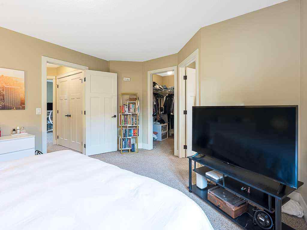 MLS® # A2270967 - Unit #2 126 27 Avenue NW in Tuxedo Park Calgary, Residential Open Houses