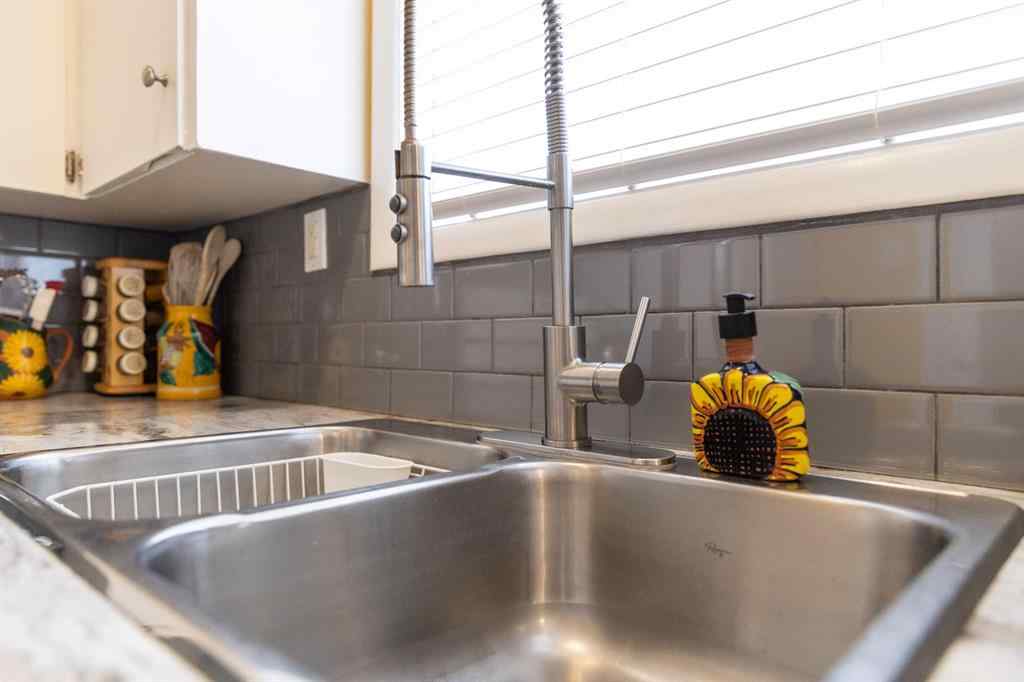 MLS&reg; # A2270968 - 40 Fern Road  in Fairview Red Deer, Residential Open Houses