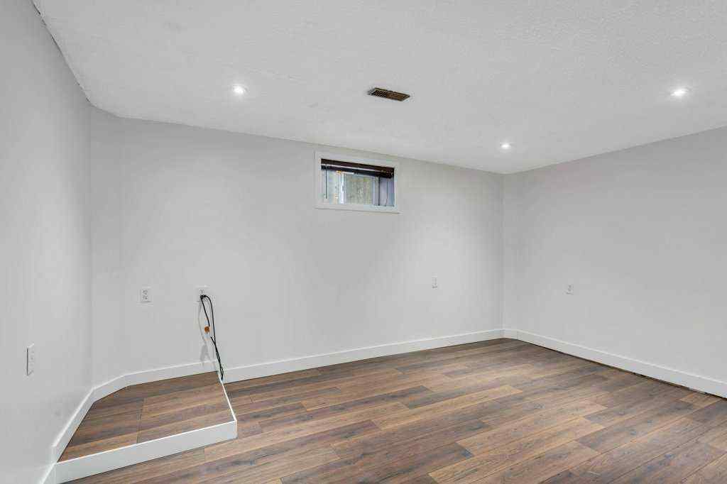 MLS&reg; # A2270971 - 4217 43 Avenue  in Grandview Red Deer, Residential Open Houses