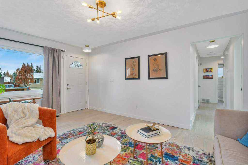 MLS&reg; # A2270971 - 4217 43 Avenue  in Grandview Red Deer, Residential Open Houses