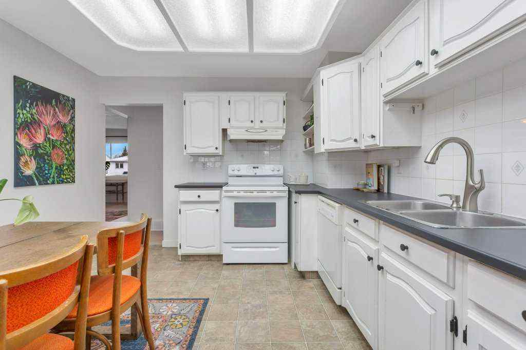 MLS&reg; # A2270971 - 4217 43 Avenue  in Grandview Red Deer, Residential Open Houses