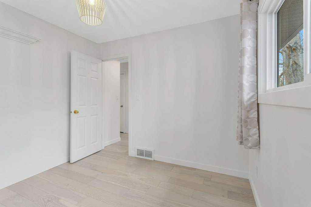 MLS&reg; # A2270971 - 4217 43 Avenue  in Grandview Red Deer, Residential Open Houses