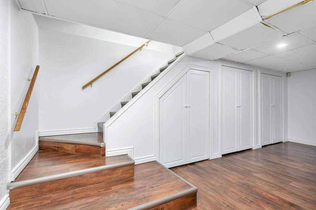 MLS&reg; # A2270971 - 4217 43 Avenue  in Grandview Red Deer, Residential Open Houses