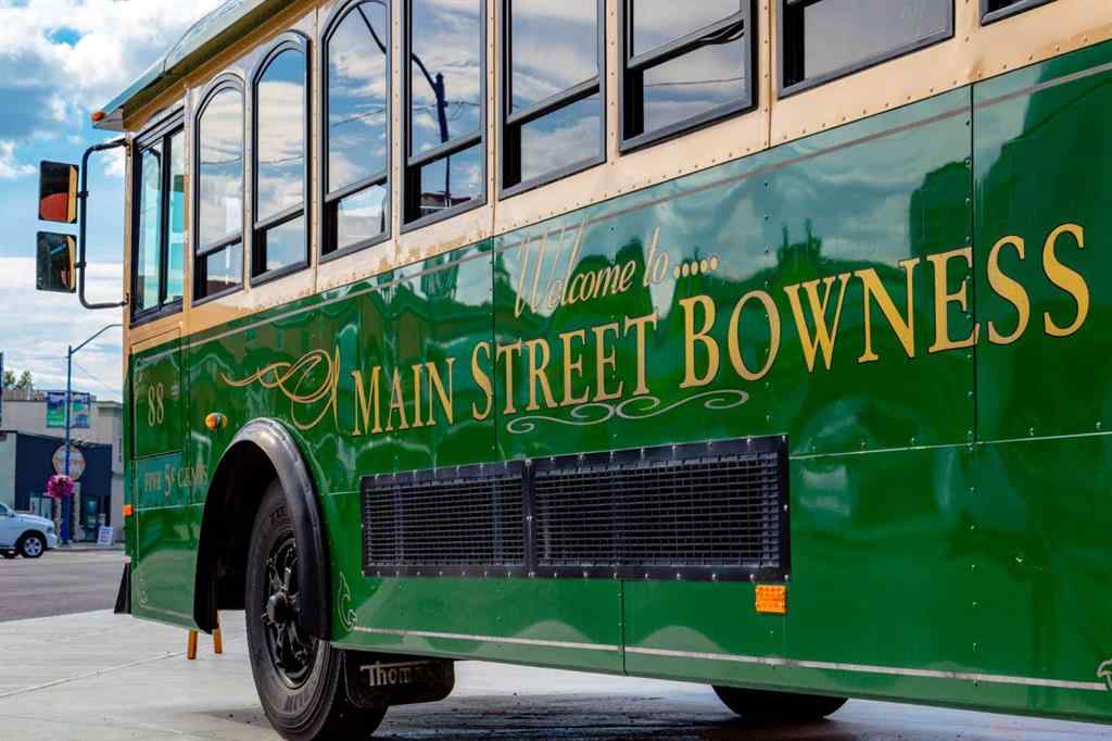 MLS&reg; # A2270977 - Unit #D 4528 73 Street NW in Bowness Calgary, Residential Open Houses