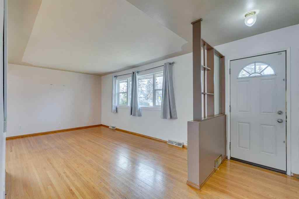 MLS&reg; # A2270993 - 3328 45 Street SW in Glenbrook Calgary, Residential Open Houses