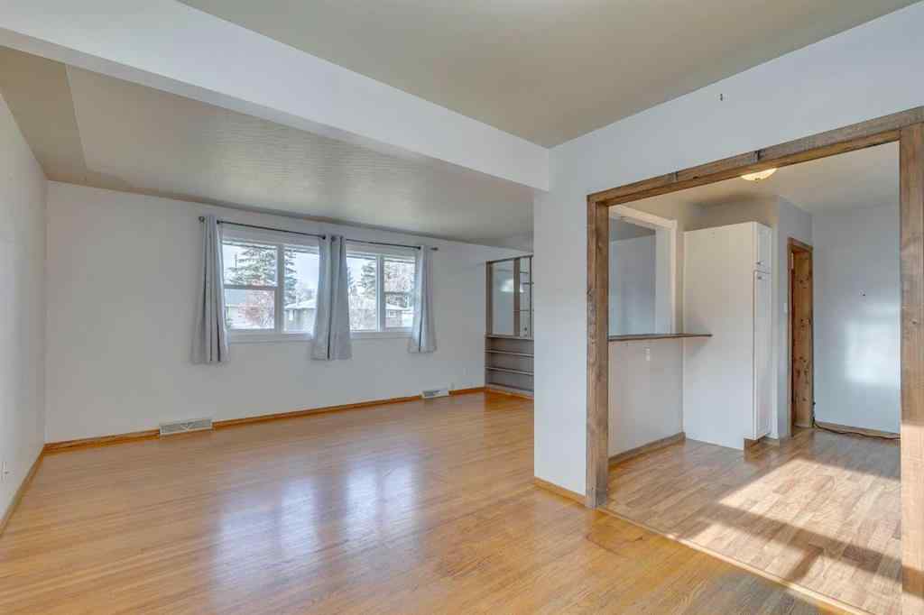 MLS&reg; # A2270993 - 3328 45 Street SW in Glenbrook Calgary, Residential Open Houses