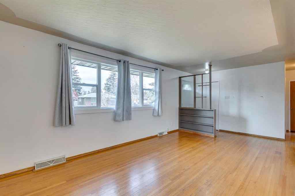 MLS&reg; # A2270993 - 3328 45 Street SW in Glenbrook Calgary, Residential Open Houses