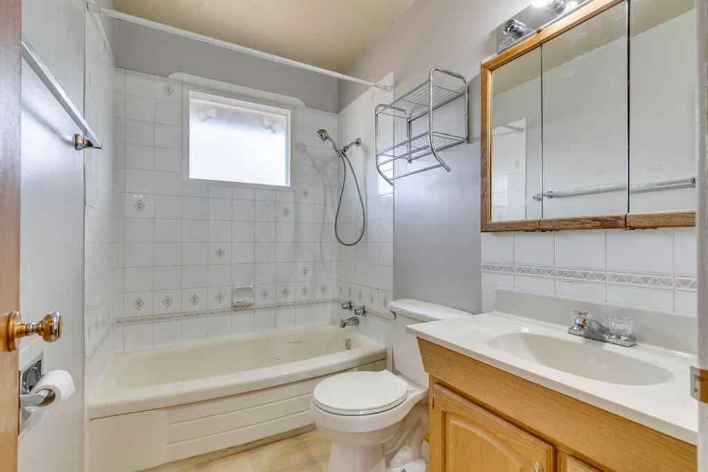 MLS&reg; # A2270993 - 3328 45 Street SW in Glenbrook Calgary, Residential Open Houses