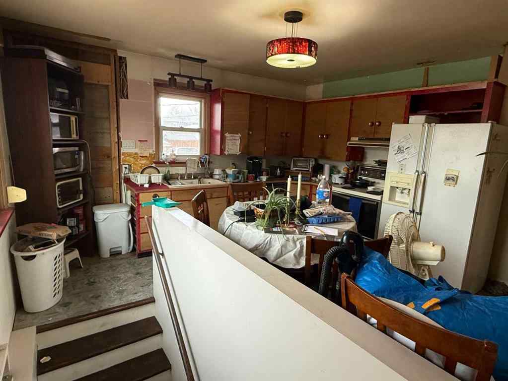 MLS&reg; # A2271012 - 378 4 Street SW in SW Hill Medicine Hat, Residential Open Houses